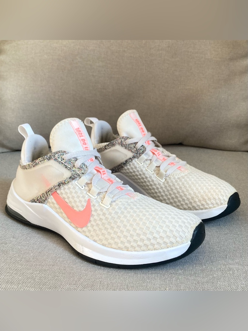 Nike Air Max Bella TR 2 Training Sneakers Phantom Lava Glow White Pink Women 7.5 - Picture 3 of 9